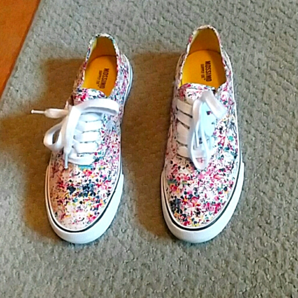 EUC Mossimo Womens Sz.6 Tennis shoe